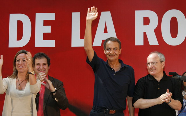 Carme Chacon, Jordi Hereu, Jos&eacute; Luis Rodr&iacute;guez Zapatero i Jos&eacute; Montilla a la Festa de la Rosa del PSC a Gav&agrave; Mar (16 de setembre de 2007)